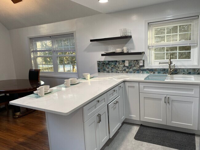 Foto del edificio - 7550 Eagle Rock Dr