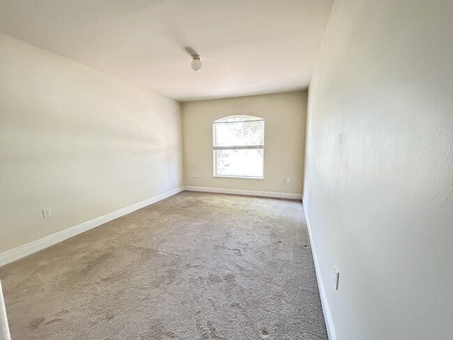 Building Photo - 4088 Rolling Hill Dr