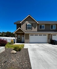 Building Photo - 7433 Saddlebrook Lp