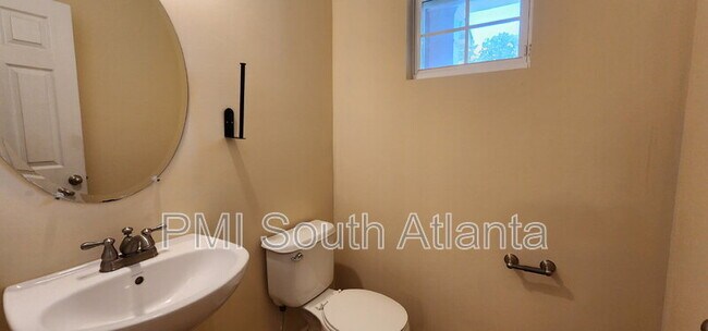 Foto del edificio - 3325 Fernview Dr