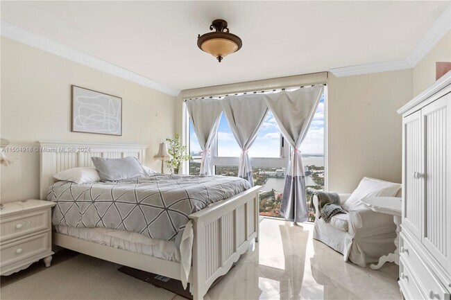 Foto del edificio - 4779 Collins Ave