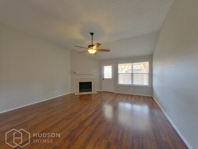 Building Photo - 708 Black Hills Dr