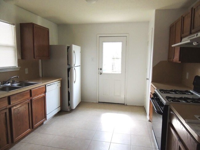 Building Photo - 1426 Hallcroft Ln