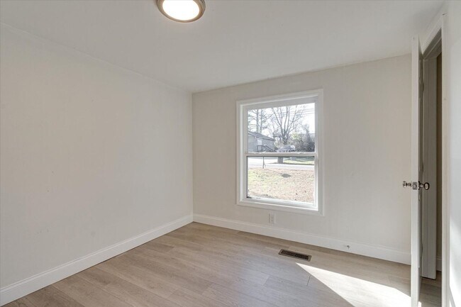 Foto del edificio - 1804 Dixon St