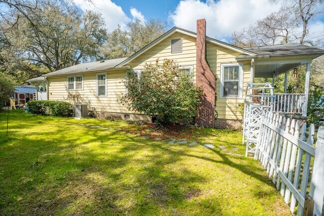 Foto del edificio - 1235 Ashley Hall Rd
