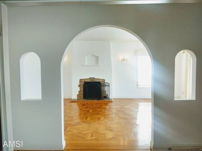 Building Photo - 3 br, 2.5 bath House - 270 Upland drive