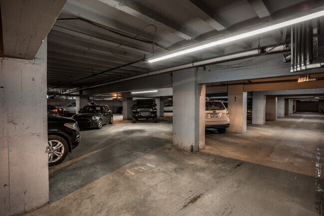 Foto del edificio - 611 N Park Ave
