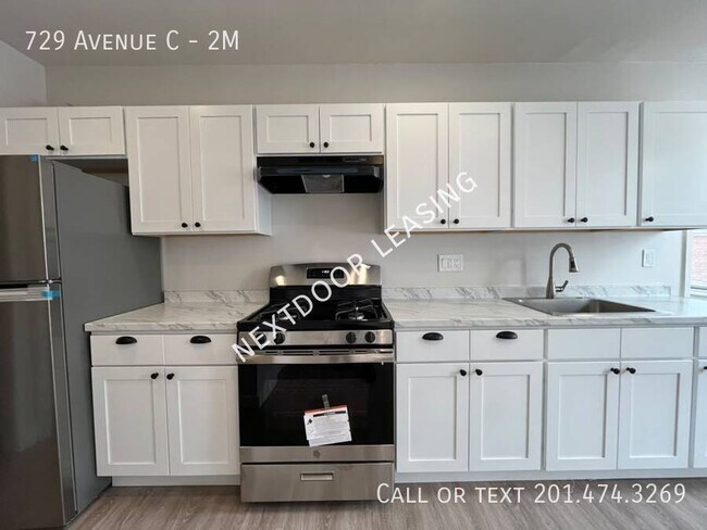 Building Photo - 729 Avenue C