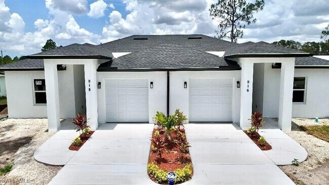 Foto del edificio - 918 Eisenhower Blvd