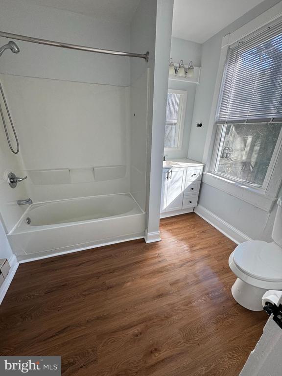 Building Photo - 1137 W Lombard St