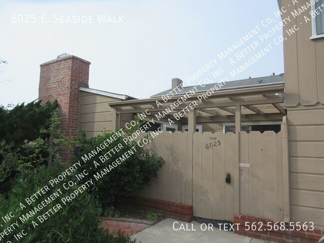 Foto del edificio - BEACHFRONT OCEAN VIEW HOUSE w/New Floors, ...