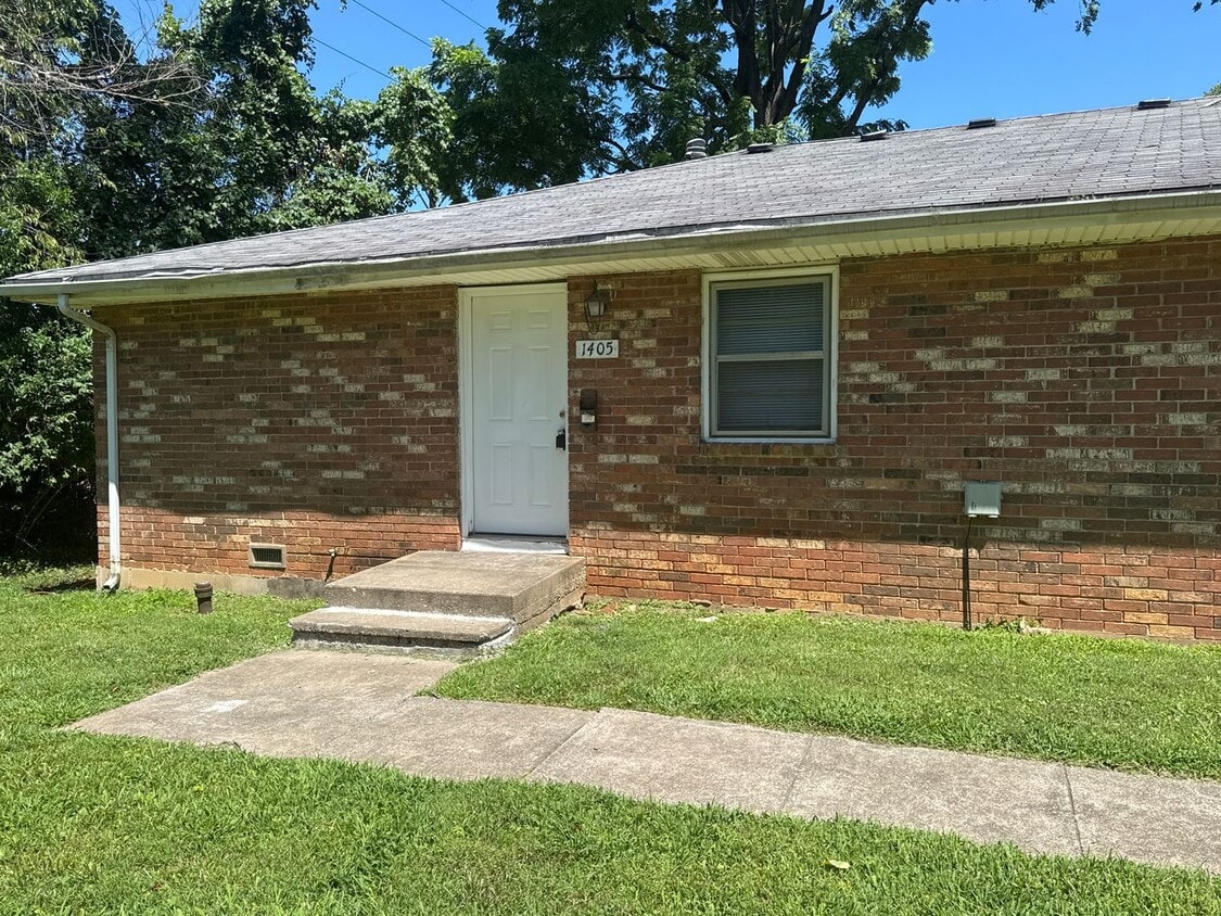2 Bedroom Duplex Close to MSU! $695 - 2 Bedroom Duplex Close to MSU!  $695