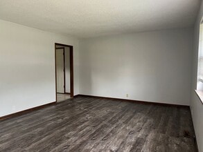 Building Photo - 3329-3331 Hawthorn Dr