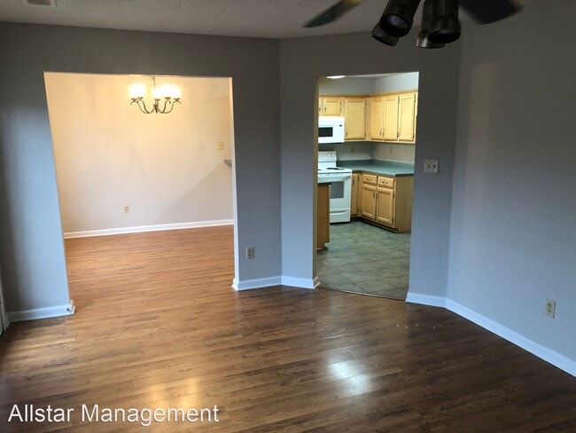 Building Photo - 3 br, 2 bath House - 8170 Clubview Dr