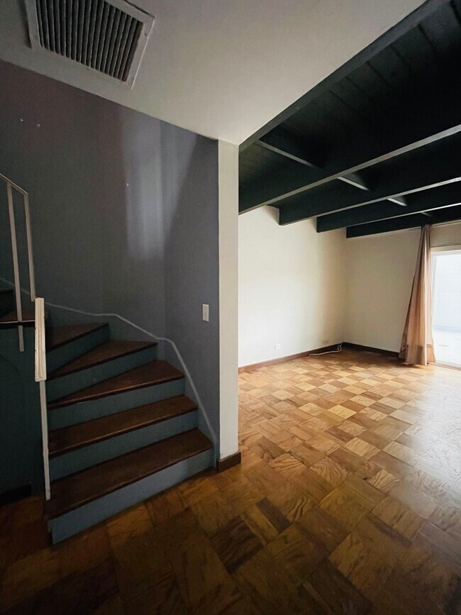 Foto del edificio - 2114 Central St
