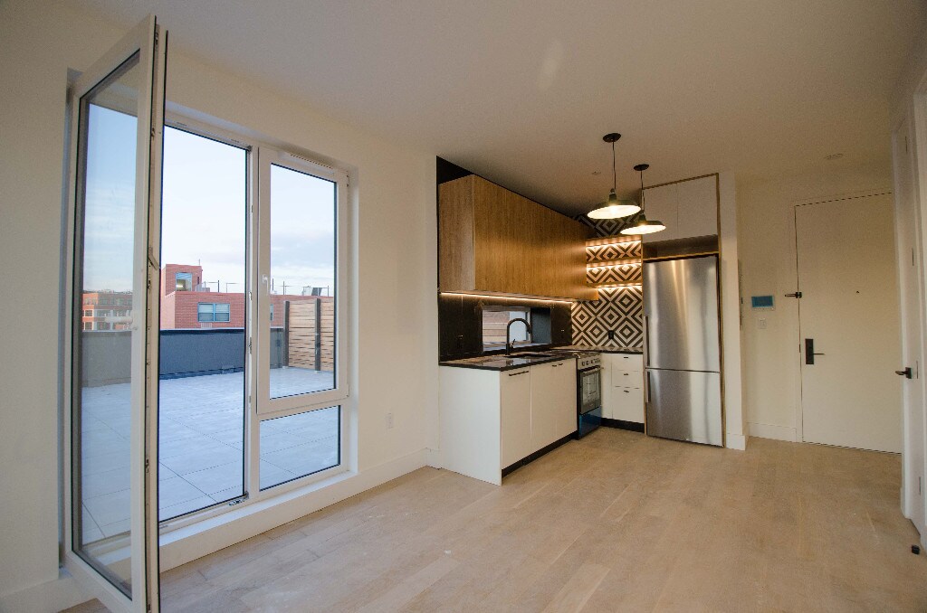 Foto principal - 961 Willoughby Ave