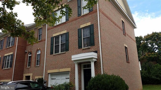 Building Photo - 205 Anvil Way