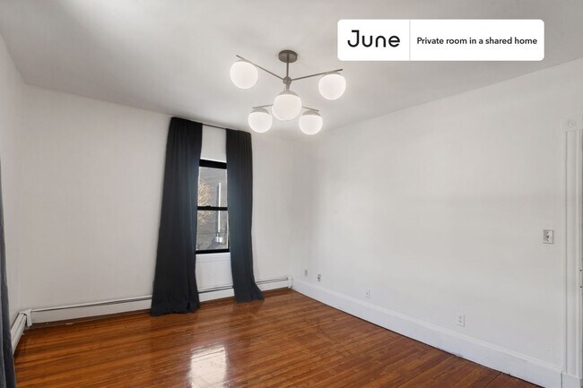Foto del edificio - Room in Shared 6 bed/2 bath home