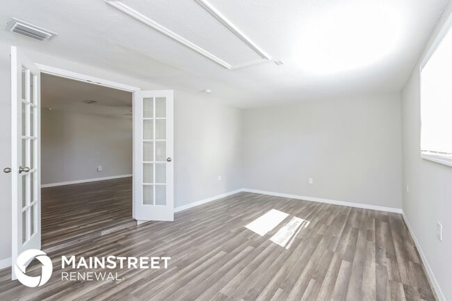 Foto del edificio - 6232 Murdock Ave