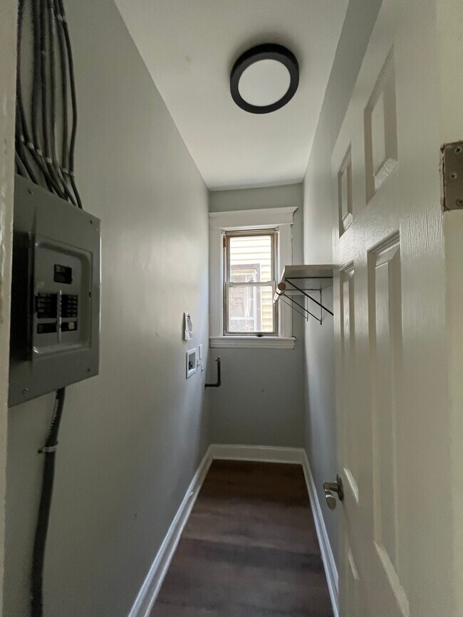 Foto del edificio - 84 Winfield Ave