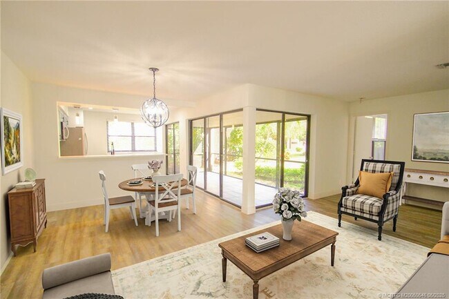 Foto del edificio - 3960 SW Greenwood Way
