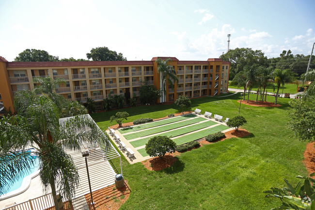 Patio - Griffin Park Apartments