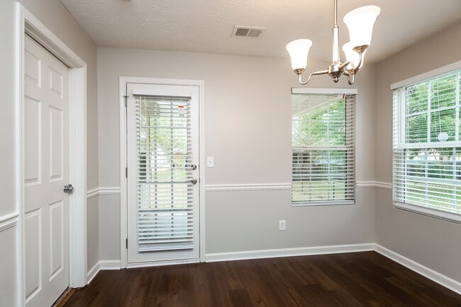 Building Photo - 420 Cathedral Dr