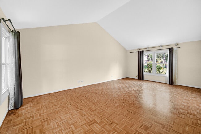 Building Photo - 483 Highland Grove Dr