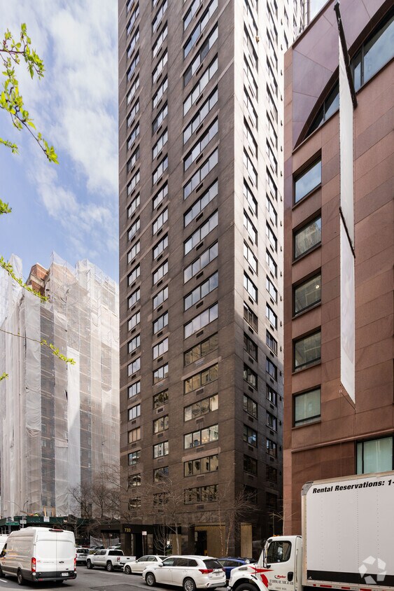 Foto principal - 733 Park Ave