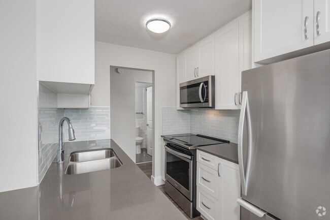 2BR, 1.5BR - 700SF - Kitchen - 720 Queens Ave