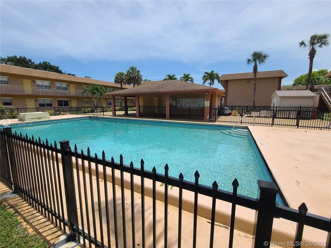 101 NE 41st St Unit B35, Oakland Park, FL 33334 Condo for Rent in