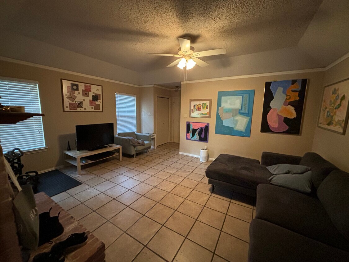 7805 Chimayo Cv, Austin, TX 78729 Townhome Rentals in Austin TX