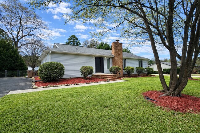 Foto del edificio - 609 Catawba Cir N