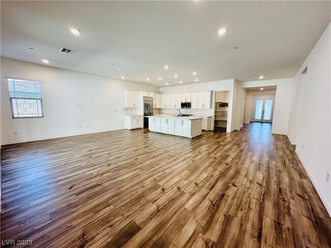 Foto del edificio - 981 Woodburn Ln