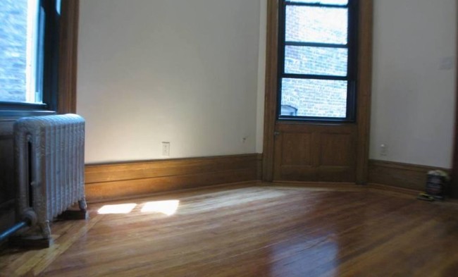 Building Photo - 161 E 81st St