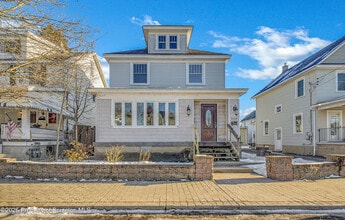 Building Photo - 2124 Shawnee Ave