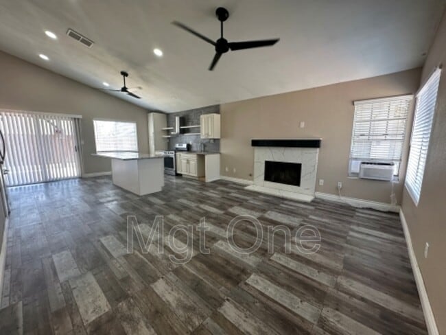 Foto del edificio - 543 Prairie Way