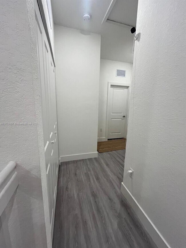Building Photo - 4 bedroom in Miami Gardens FL 33169