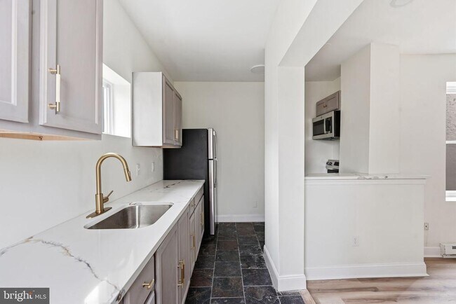 Building Photo - 2302 N 18th St