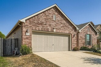 Building Photo - 7904 Nightwing Rd