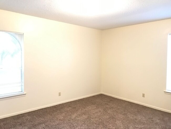 Building Photo - 1407 Janis Dr