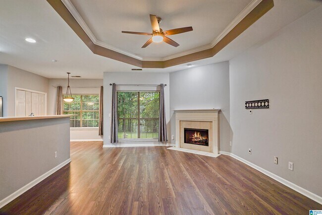 Foto del edificio - 560 Summit Cir