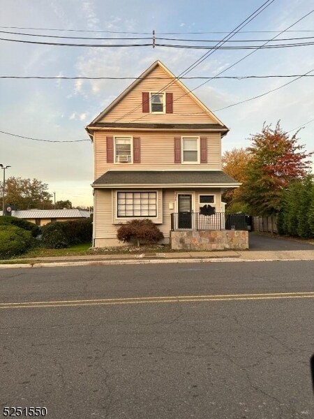 Primary Photo - 513 Leland Ave