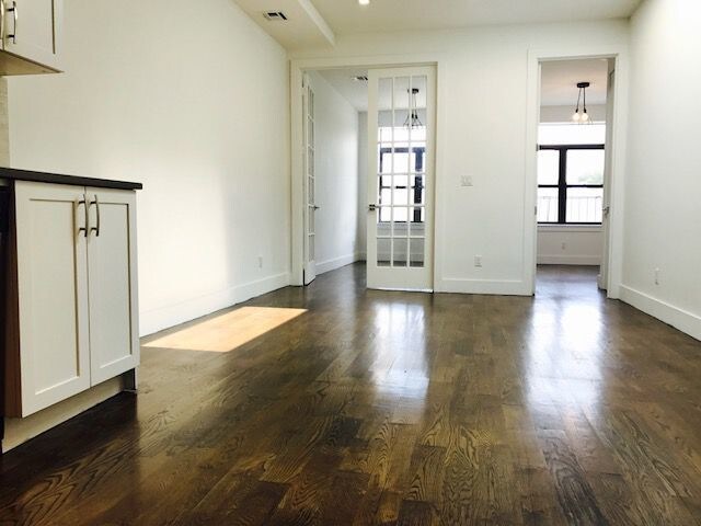 Foto del edificio - 207 Ralph Ave