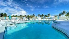 Foto del edificio - 5255 Collins Ave