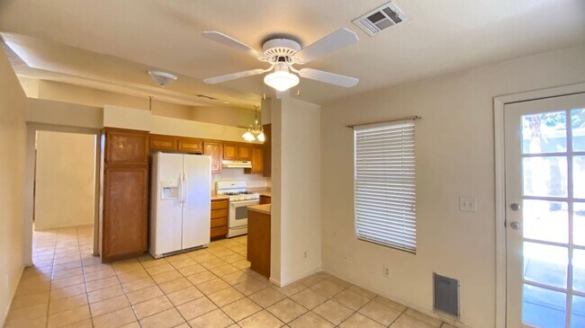 Foto del edificio - 6424 W Dearborn Ct