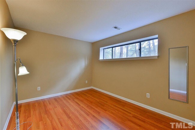 Building Photo - 641 Pine Ridge Pl