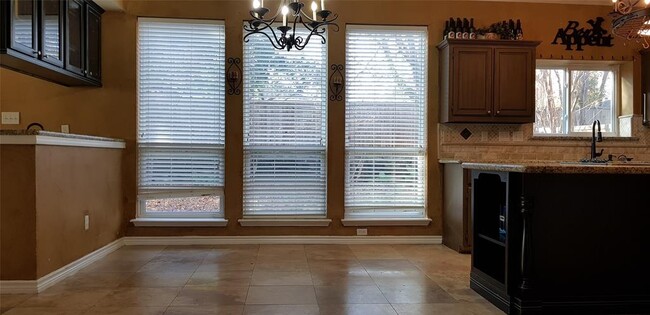 Building Photo - 1528 Timber Edge Dr