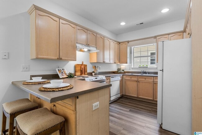 Foto del edificio - 9305 Brook Forest Cir