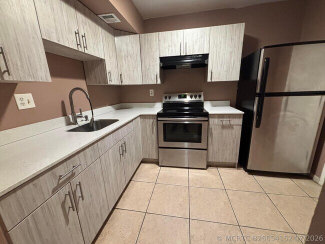 Foto del edificio - 3710 NW 21st St